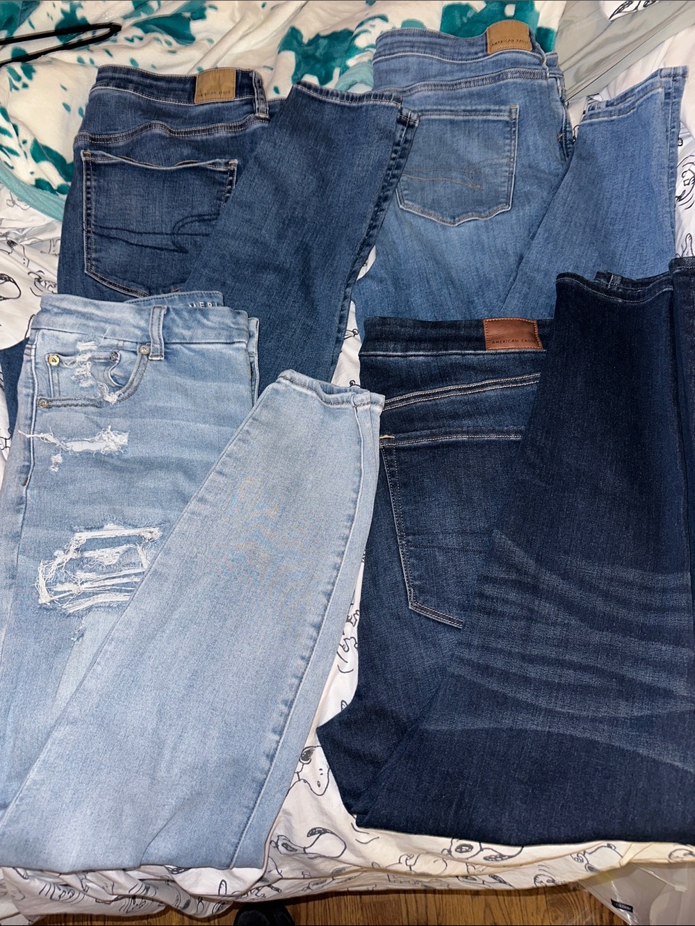 American Eagle Outfitters Skinny Jeans Bundle - Light Blue to Dark Blue Washes